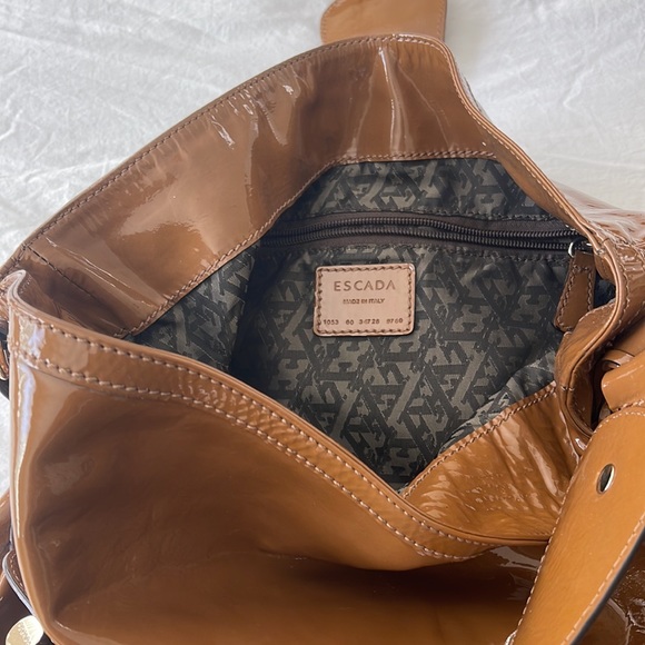 Escada patent leather purse - Picture 4 of 11